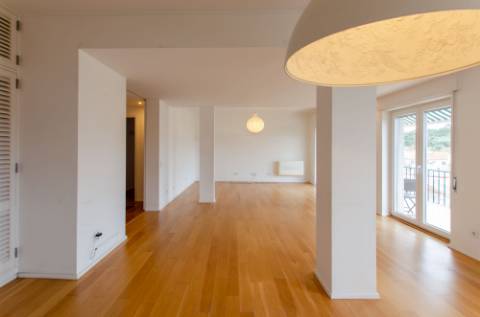 T3 com varanda próximo do centro de Caxias