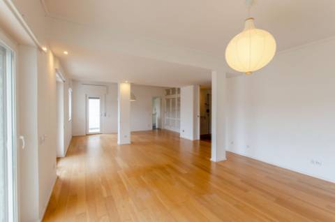 T3 com varanda próximo do centro de Caxias