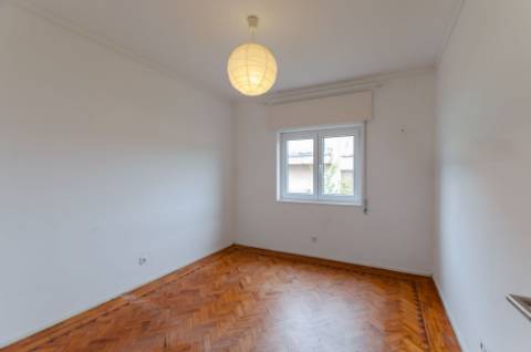 T3 com varanda próximo do centro de Caxias