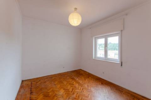 T3 com varanda próximo do centro de Caxias