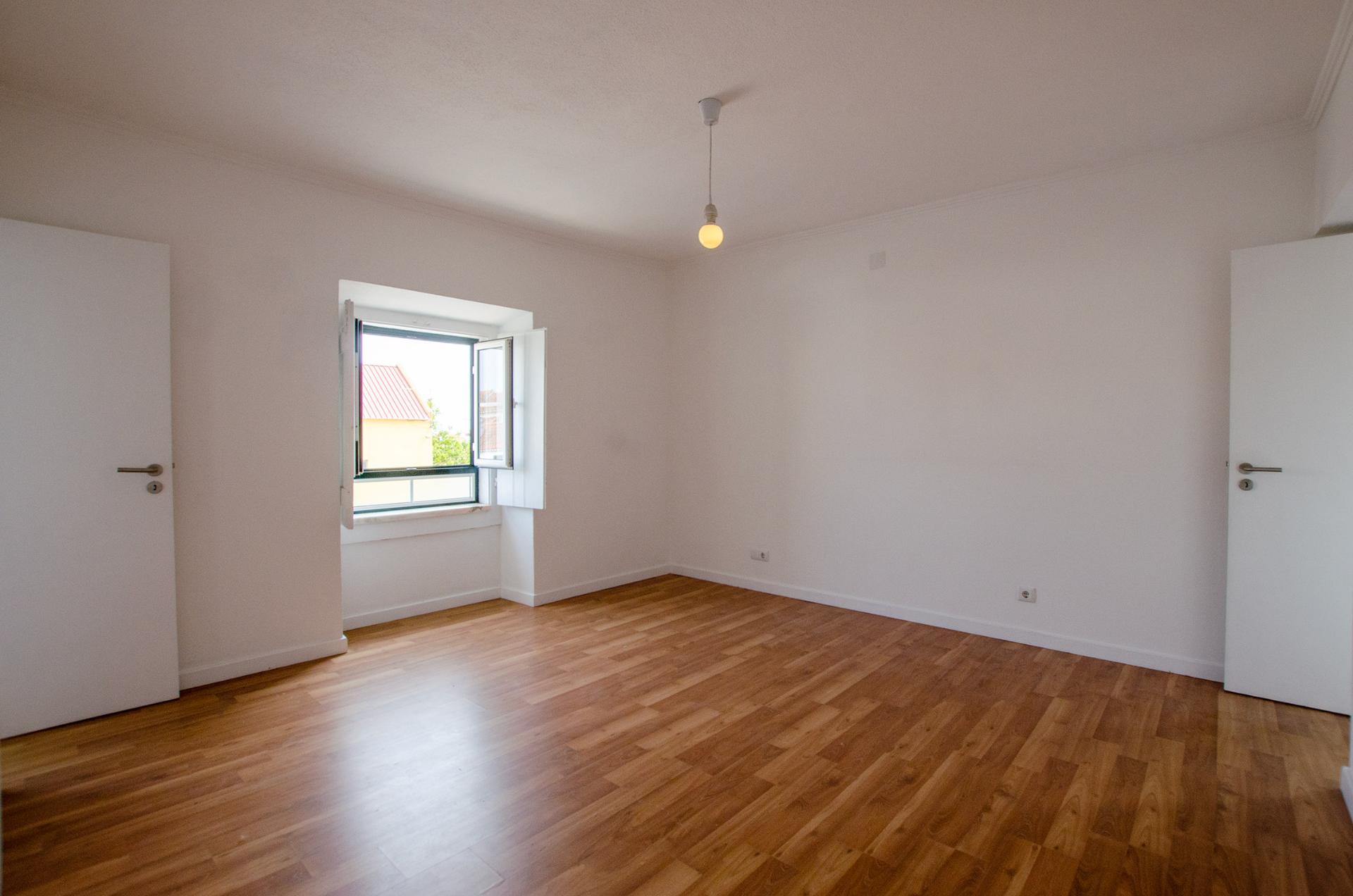 T2 no centro de Porto Salvo