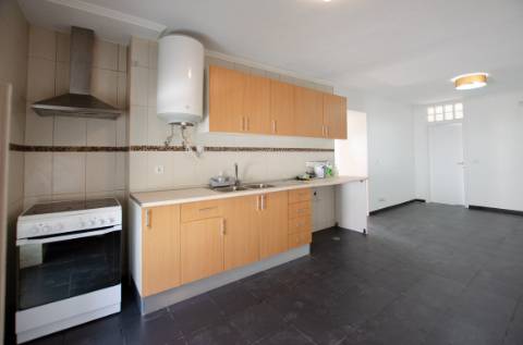 T2 no centro de Porto Salvo