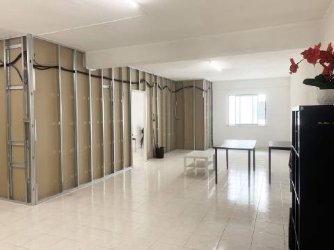 Escritorios/salas na Pontinha