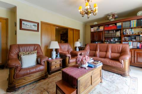 T3 no Luxuoso condomínio Villa Restelo