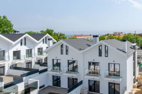 OCEAN PRIME VILLAGE: MORADIAS T4 EM S. PEDRO DO ESTORIL
