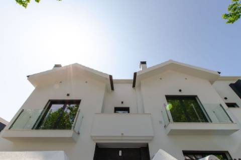 OCEAN PRIME VILLAGE: MORADIAS T4 EM S. PEDRO DO ESTORIL