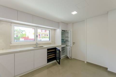 OCEAN PRIME VILLAGE: MORADIAS T4 EM S. PEDRO DO ESTORIL