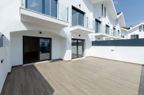 OCEAN PRIME VILLAGE: MORADIAS T4 EM S. PEDRO DO ESTORIL