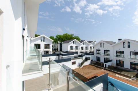 OCEAN PRIME VILLAGE: MORADIAS T4 EM S. PEDRO DO ESTORIL