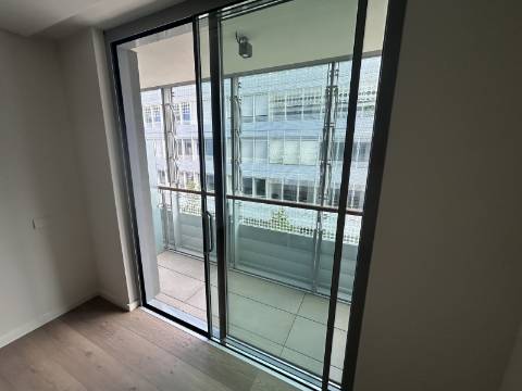 Exclusividade contemporânea à beira do Tejo
