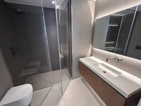 Exclusividade contemporânea à beira do Tejo