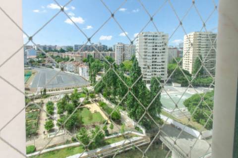 Enorme T3 em Algés