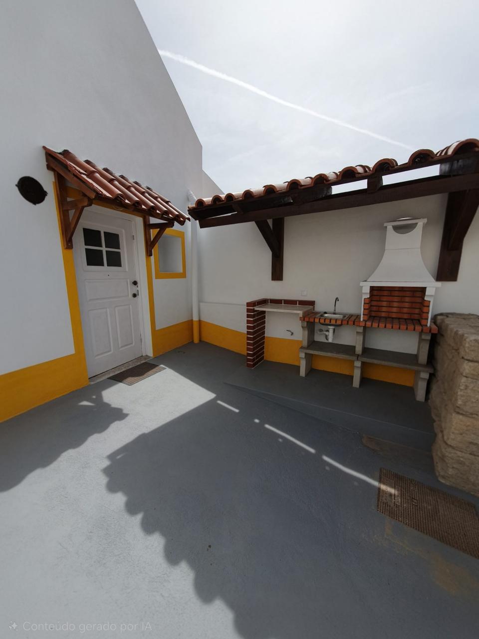 Moradia duplex totalmente reabilitada