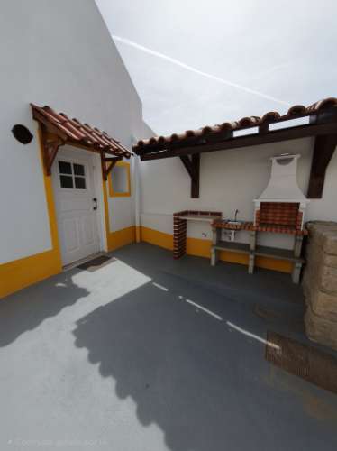 Moradia duplex totalmente reabilitada
