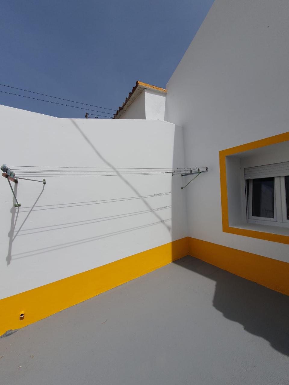 Moradia duplex totalmente reabilitada