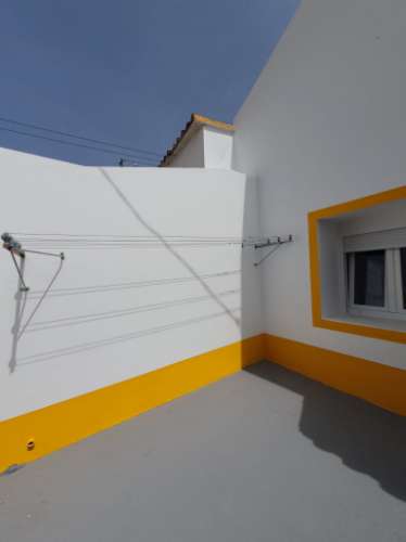 Moradia duplex totalmente reabilitada