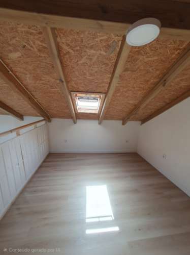 Moradia duplex totalmente reabilitada