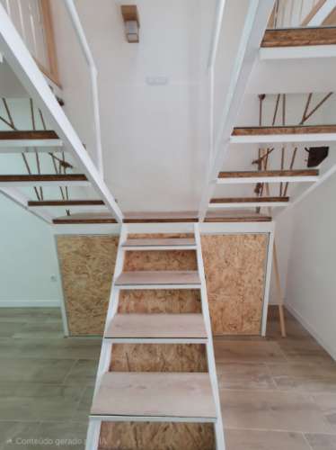 Moradia duplex totalmente reabilitada
