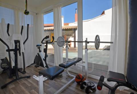 Moradia T4+2 com piscina na Urb. Lombas (São Domingos de Rana)
