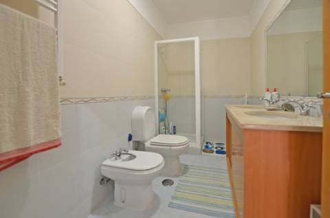 Moradia T4+2 com piscina na Urb. Lombas (São Domingos de Rana)