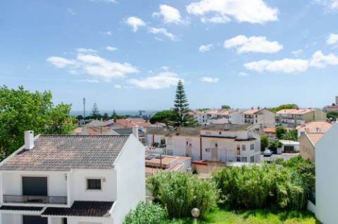 Duplex em S. Pedro do Estoril, com vista de mar