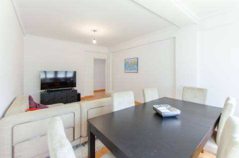 T3 remodelado na Medrosa, Oeiras