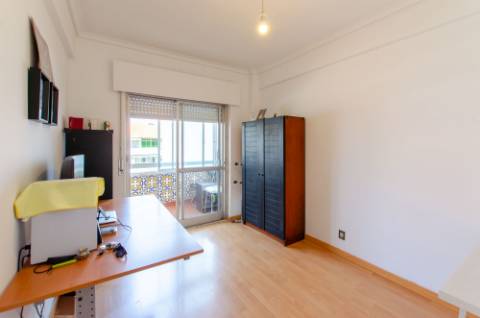 T3 remodelado na Medrosa, Oeiras