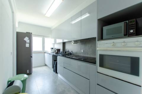T3 remodelado na Medrosa, Oeiras