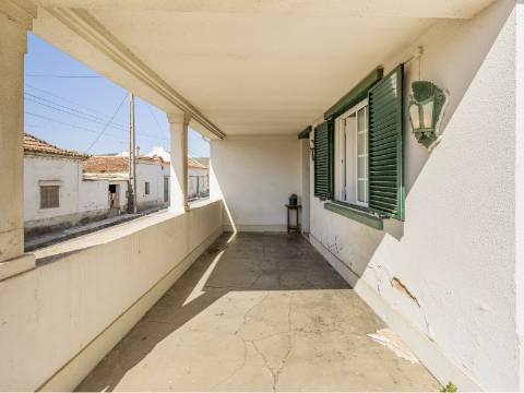 Propriedade de 70 200 m² em Alenquer Potencial de Construção até 17 000 m²
