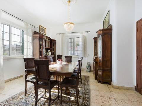 Propriedade de 70 200 m² em Alenquer Potencial de Construção até 17 000 m²
