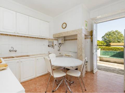 Propriedade de 70 200 m² em Alenquer Potencial de Construção até 17 000 m²
