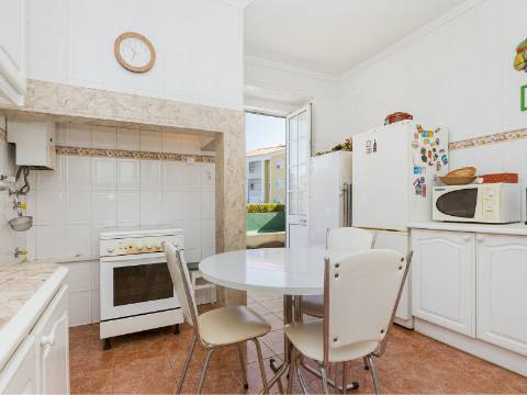 Propriedade de 70 200 m² em Alenquer Potencial de Construção até 17 000 m²
