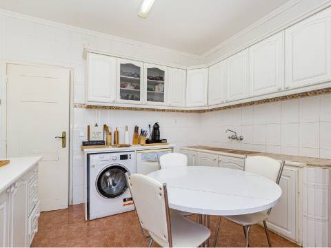 Propriedade de 70 200 m² em Alenquer Potencial de Construção até 17 000 m²
