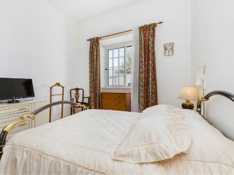 Propriedade de 70 200 m² em Alenquer Potencial de Construção até 17 000 m²
