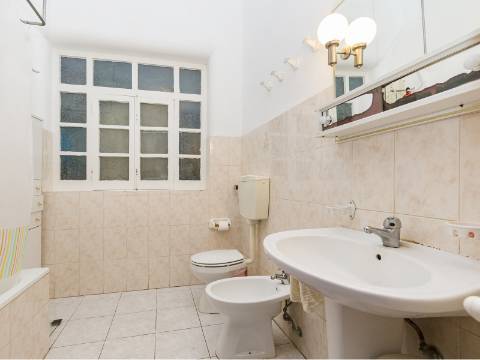 Propriedade de 70 200 m² em Alenquer Potencial de Construção até 17 000 m²
