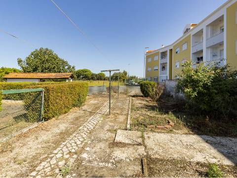 Propriedade de 70 200 m² em Alenquer Potencial de Construção até 17 000 m²
