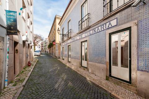 Prédio com 1141 m2 e 3 lojas no Príncipe Real