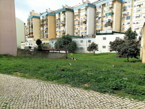 Lote de terreno para construção de 5.051,70 m2, em Benfica, Lisboa