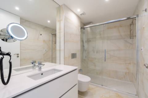 Apartamento T1+1 com vista mar - Sesimbra