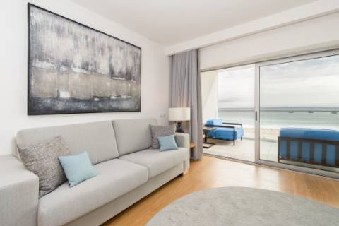 Apartamento T1+1 com vista mar - Sesimbra