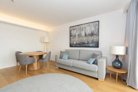 Apartamento T1+1 com vista mar - Sesimbra