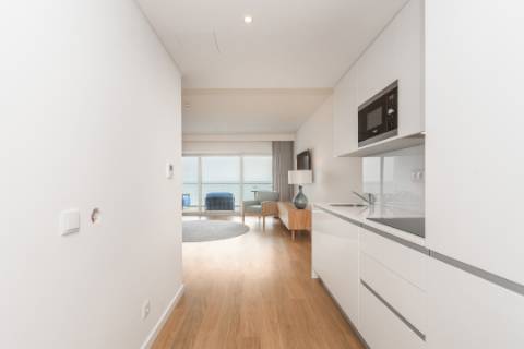 Apartamento T1+1 com vista mar - Sesimbra