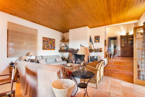 Quinta de 10 Hectares com duas Moradias!