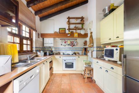 Quinta de 10 Hectares com duas Moradias!