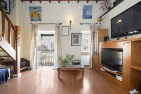 Prédio com 3 frações no coração de São Bento