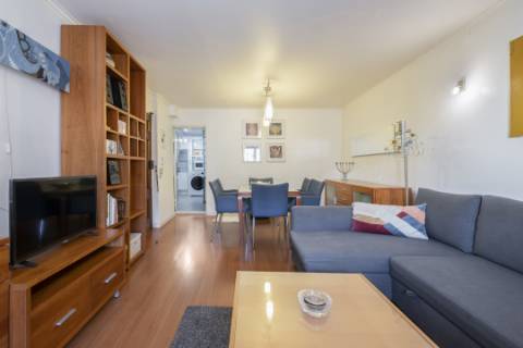 Prédio com 3 frações no coração de São Bento