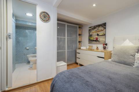 Prédio com 3 frações no coração de São Bento