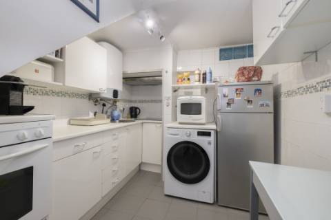 Prédio com 3 frações no coração de São Bento