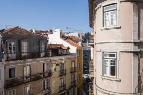 Prédio com 3 frações no coração de São Bento