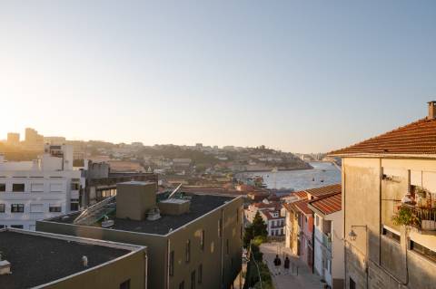 PALÁCIO DE FERVENÇA - OPORTUNIDADE DE INVESTIMENTO NO PORTO